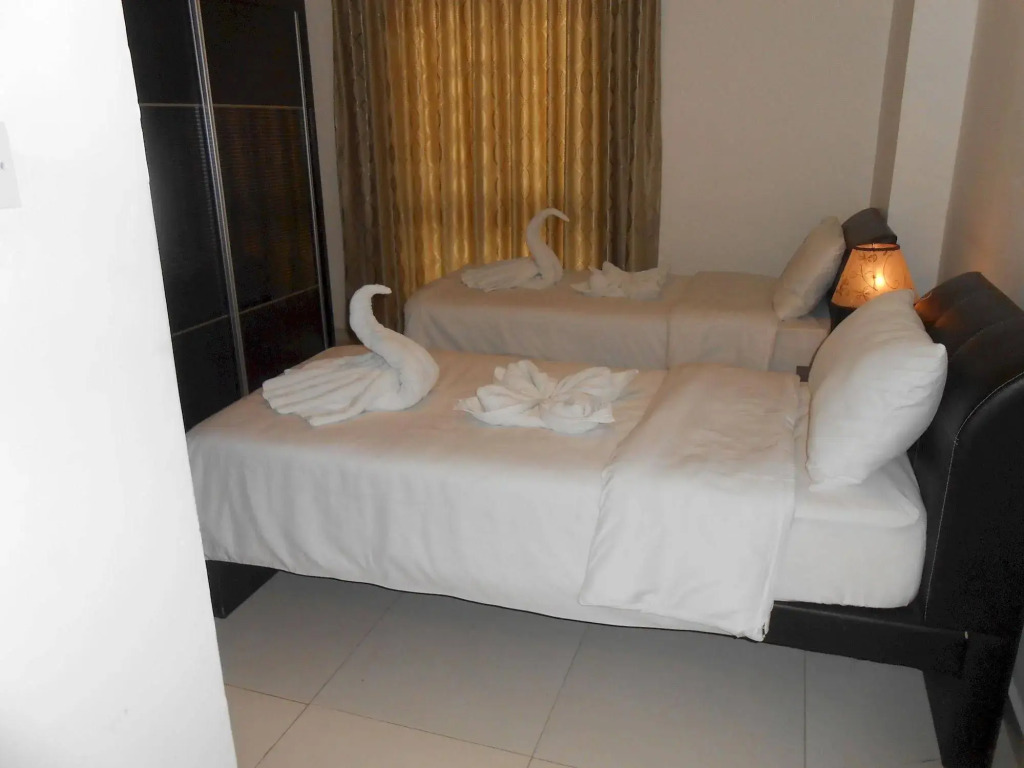 Seven Days Hotel