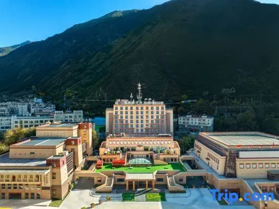 Lixian Bipenggou Jixianggu Hotel