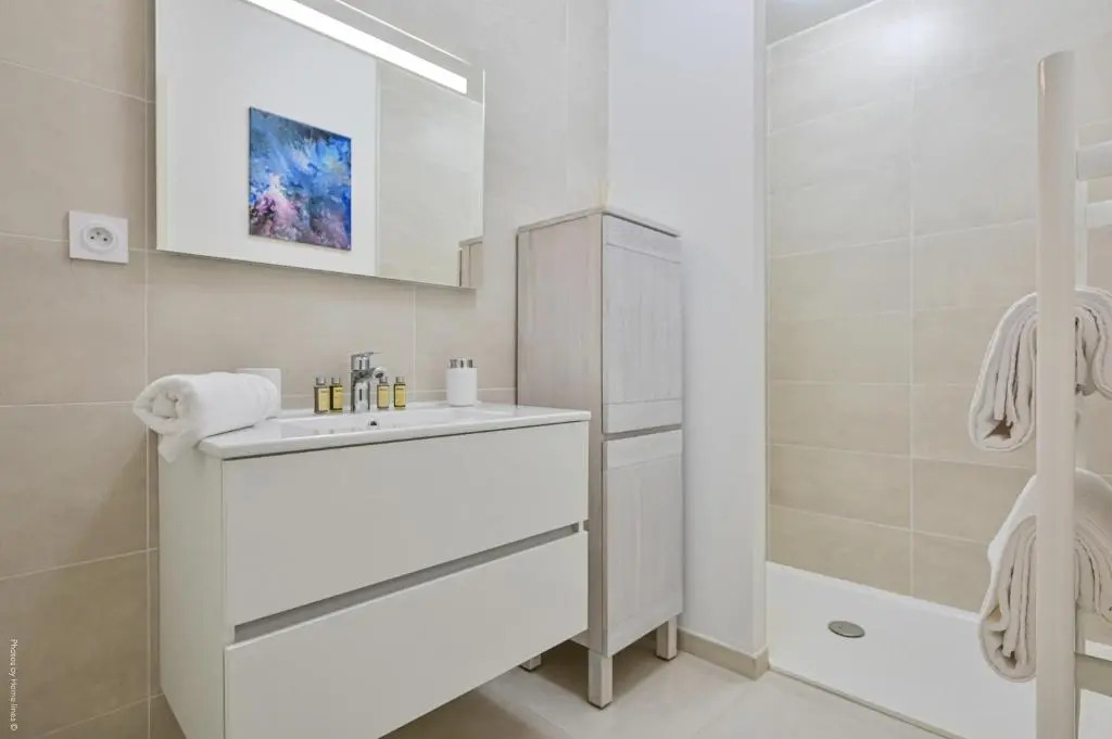 T2 NEUF - TERRASSE ET PISCINE – ACCÈS DIRECT PLAGES ET CENTRE VILLAGE – App 29B -