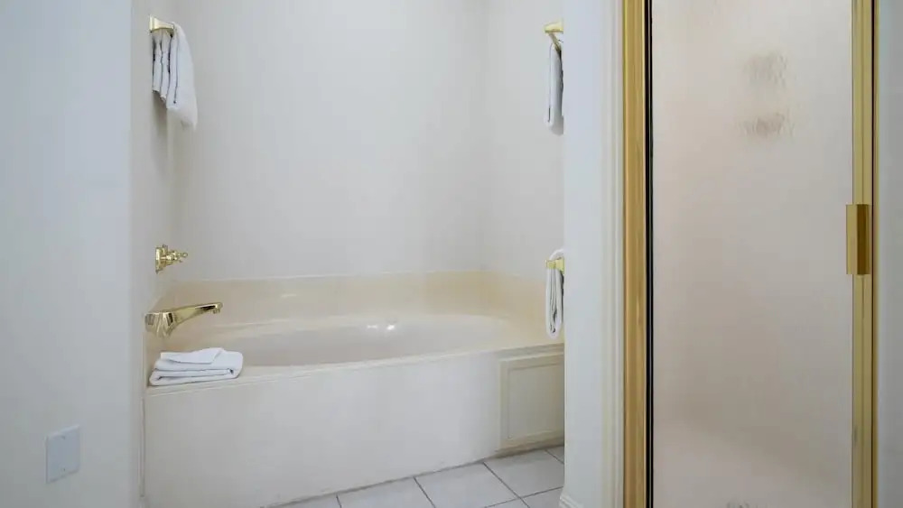 Seascape Lakefront Villas 405