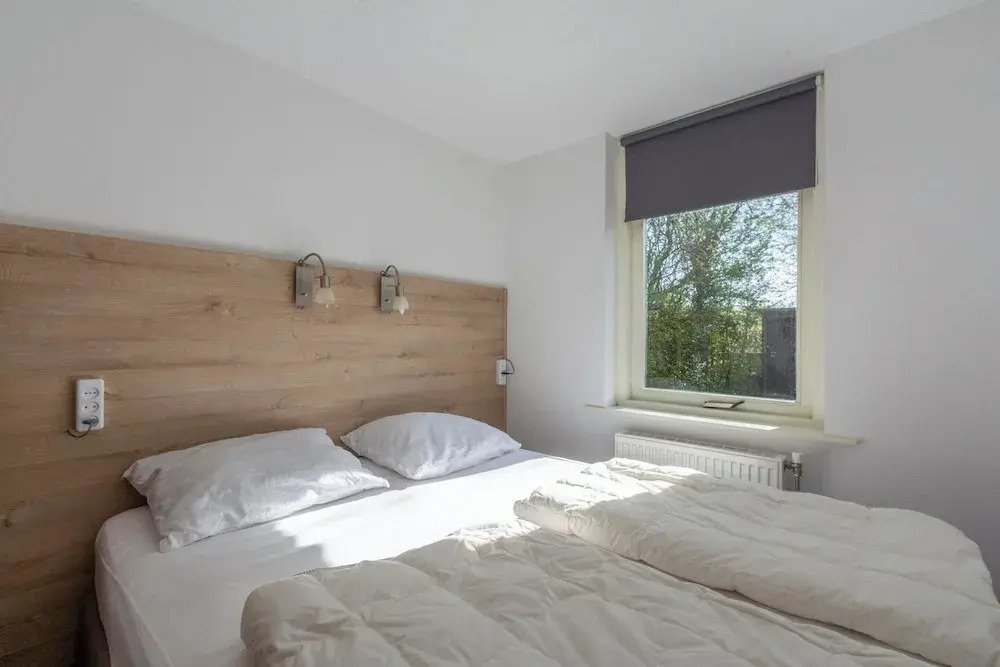 Bungalow With Sauna and Pool in Quiet Location