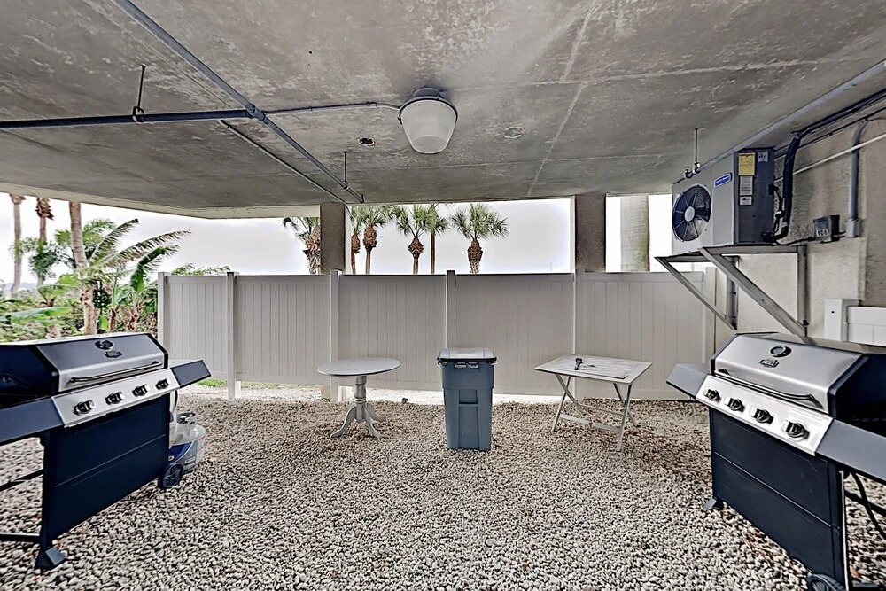 Updated Bayside Getaway: Pool, Hot Tub, Near Beach 1 Bedroom Condo