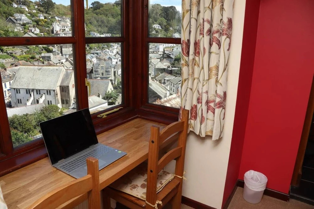 Beautiful 4-bed House, Polperro With Harbour Views