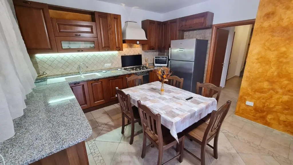 Villa Vivi. Piscina, idro, giardino e condizionatore