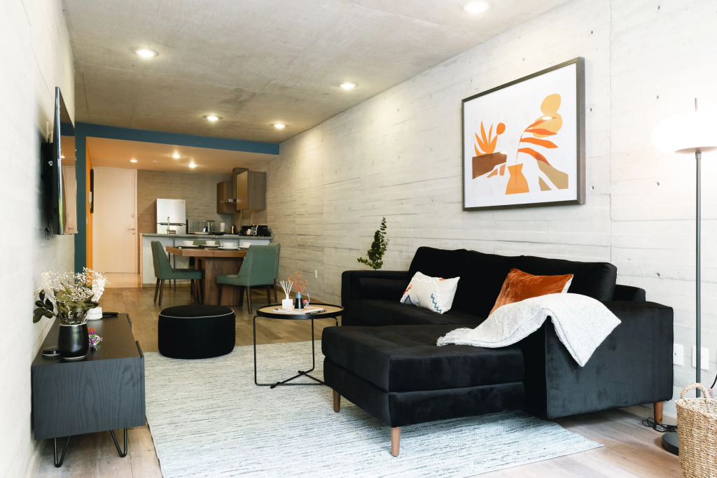 Casai Huge and Incredible 2BR 2BA Apt in the Heart of La Condesa