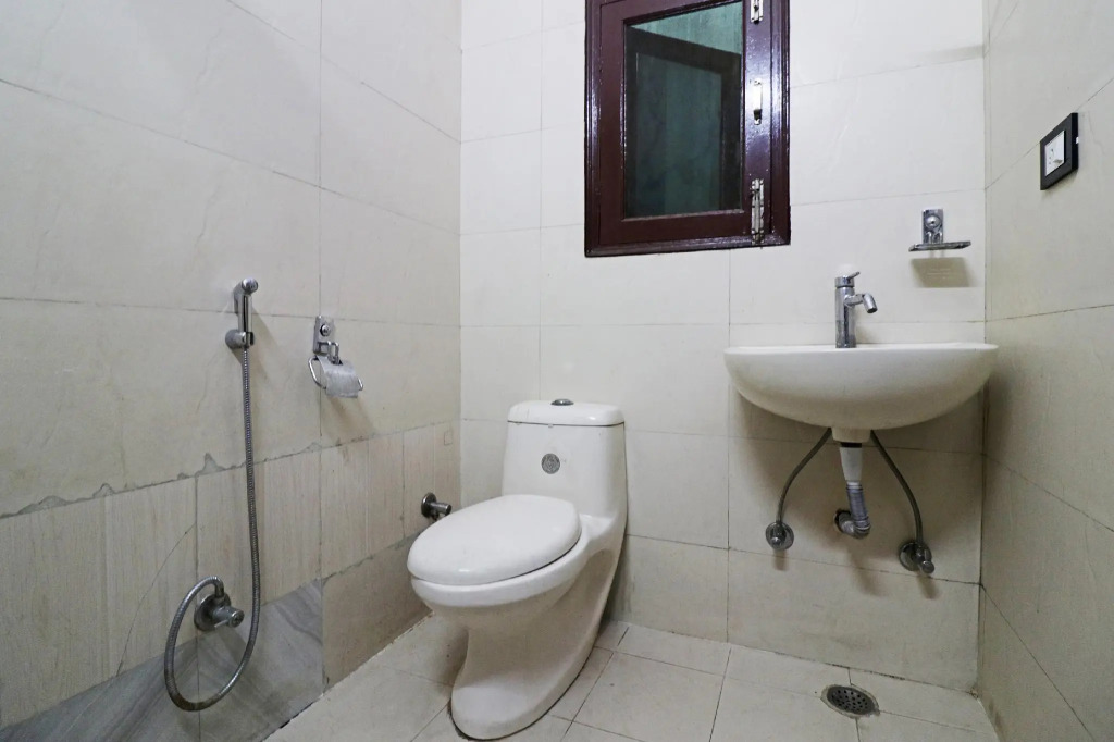 OYO 36689 Royal Cottage