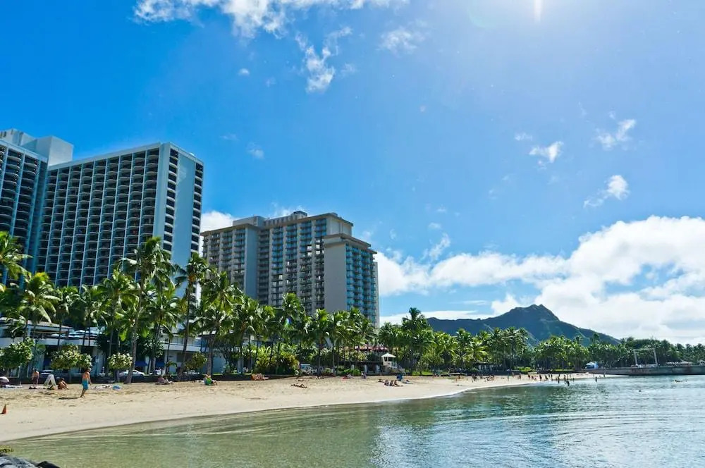 Waikiki Banyan - Ocean View Tower 2 Suite 2904