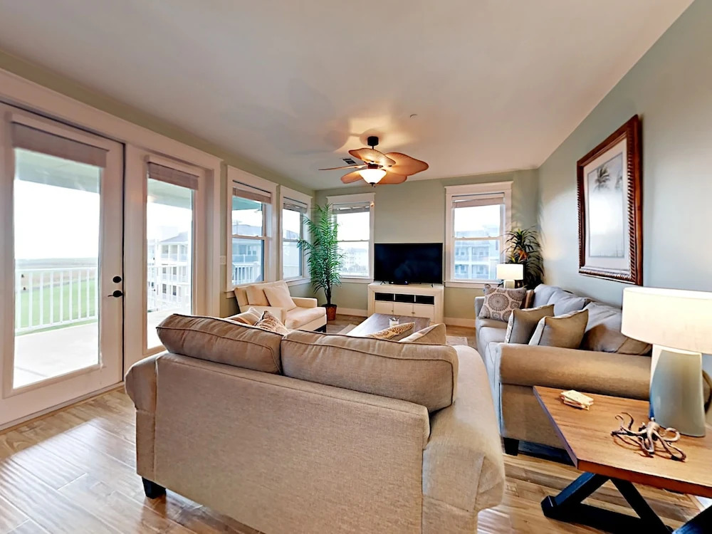 4211 Point West Drive Condo Unit 303 3 Bedrooms 2 Bathrooms Condo