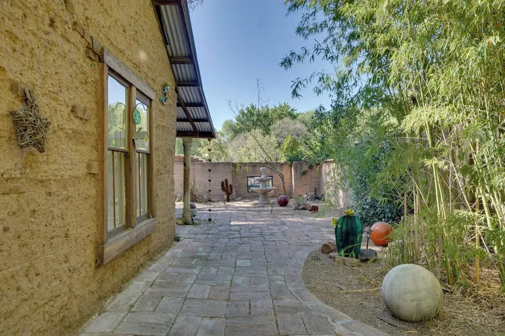 Patagonia Cottage w/ Patio & Yard: Walk to Town