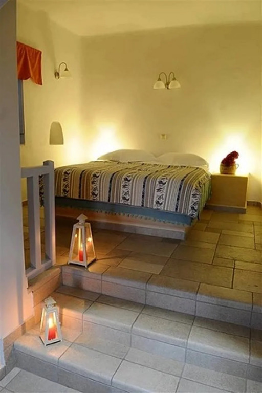 Haraki Studios & Apartments