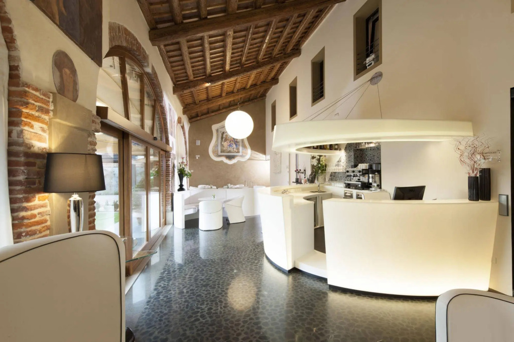 Villa Solaris Hotel & Residence