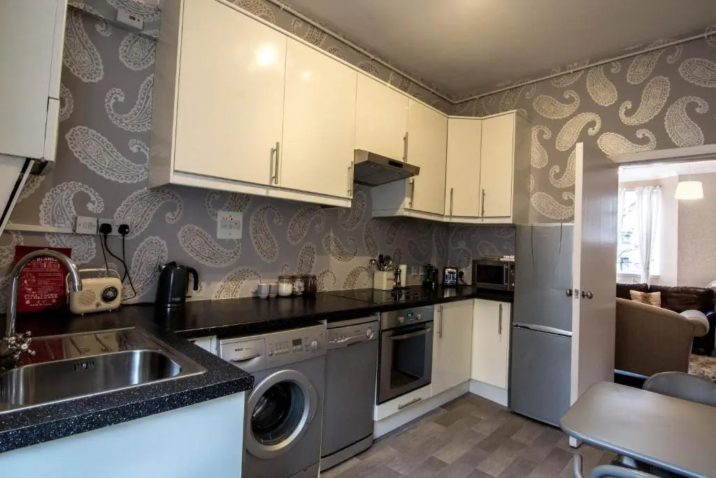 419 Luminous 2 Bedroom Apartment in the Heart of Edinburgh s Old Town