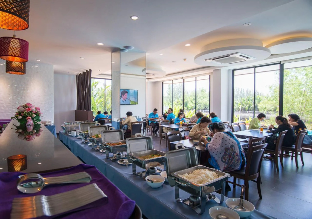 Coco View Hotel