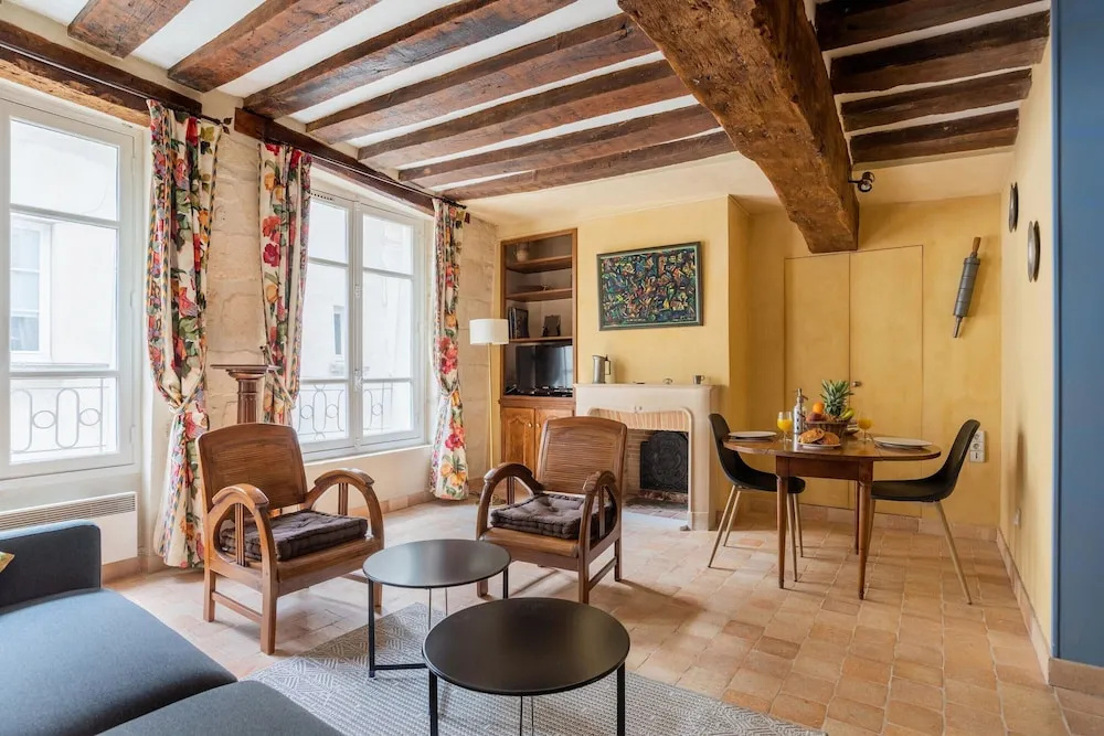 Latin Quarter - Pantheon Studio