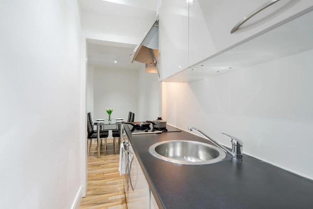 Bermondsey London, 3 People Apartment, Peaceful