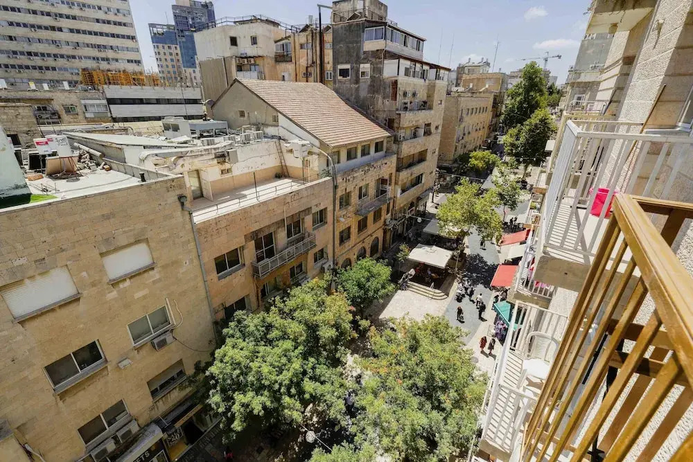 New - Trendy One Bedroom Apt, Most Popular Area