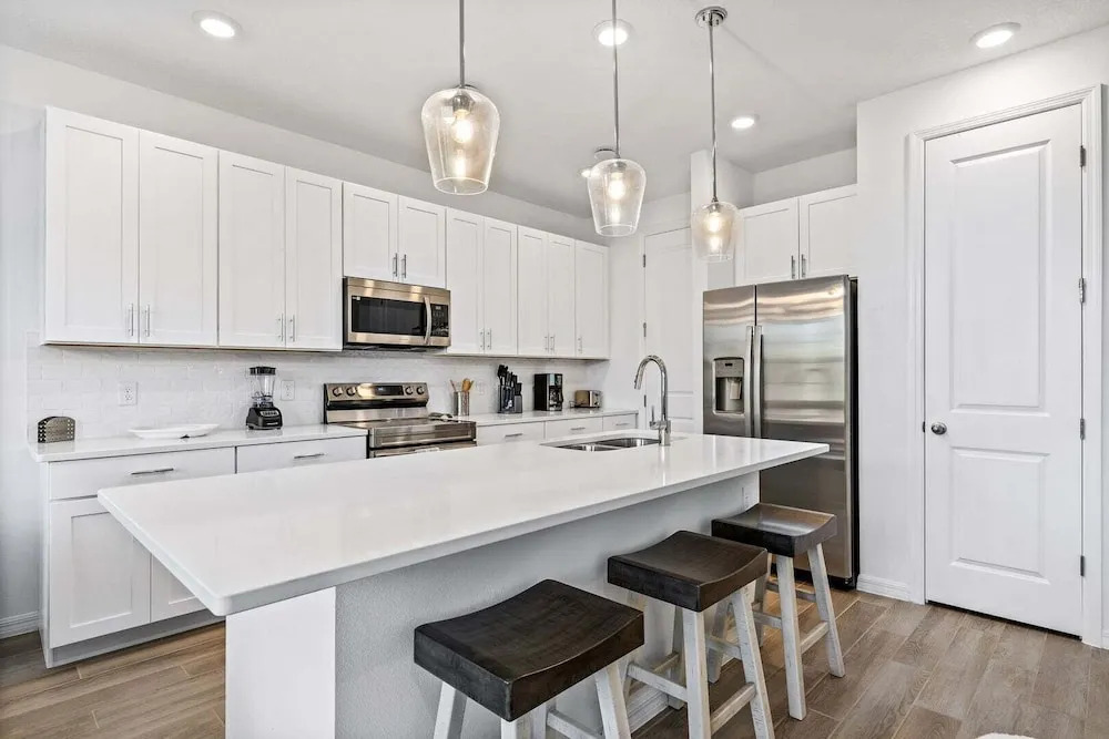 Lovely Townhome Sleeps 8