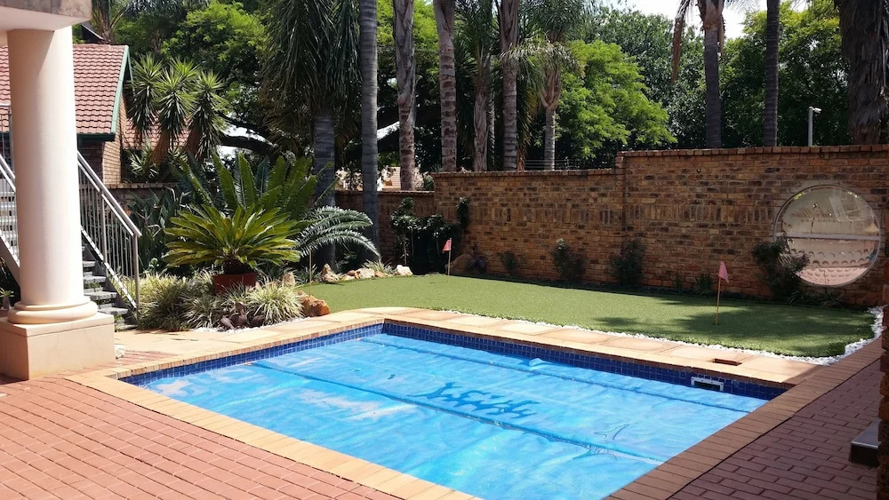 The Clubhouse Guesthouse