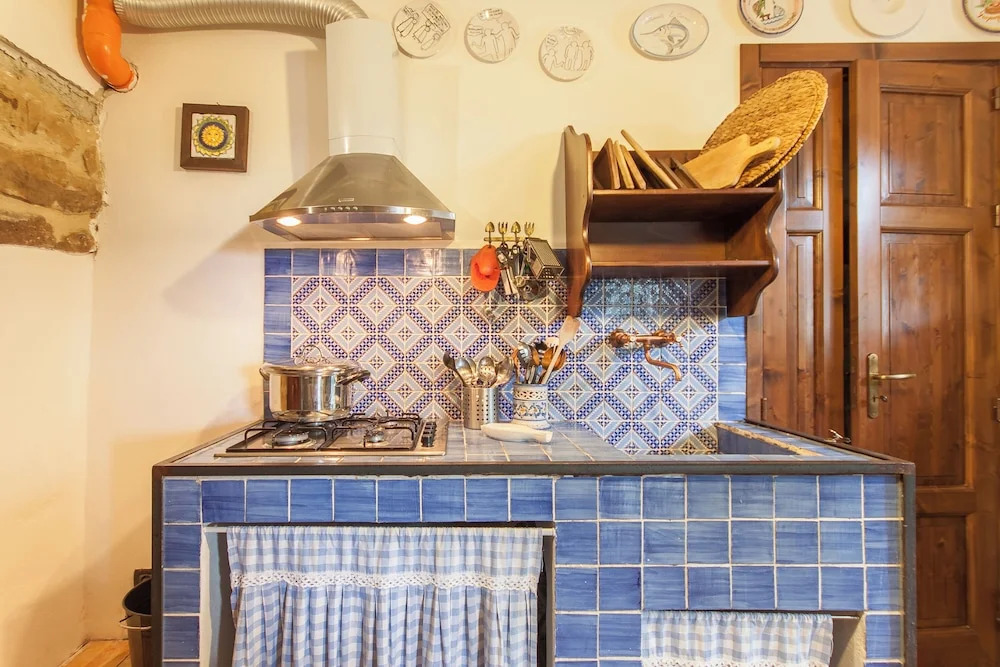 Villa Olmo With Private Pool - Happy Rentals