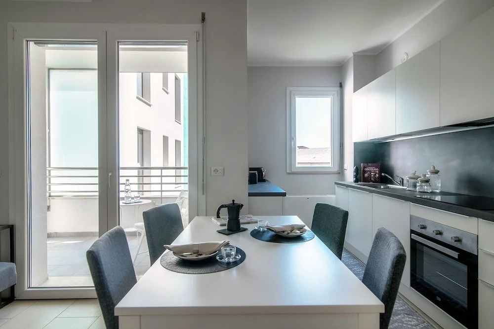 JOIVY Spacious Apt in Stunning Como