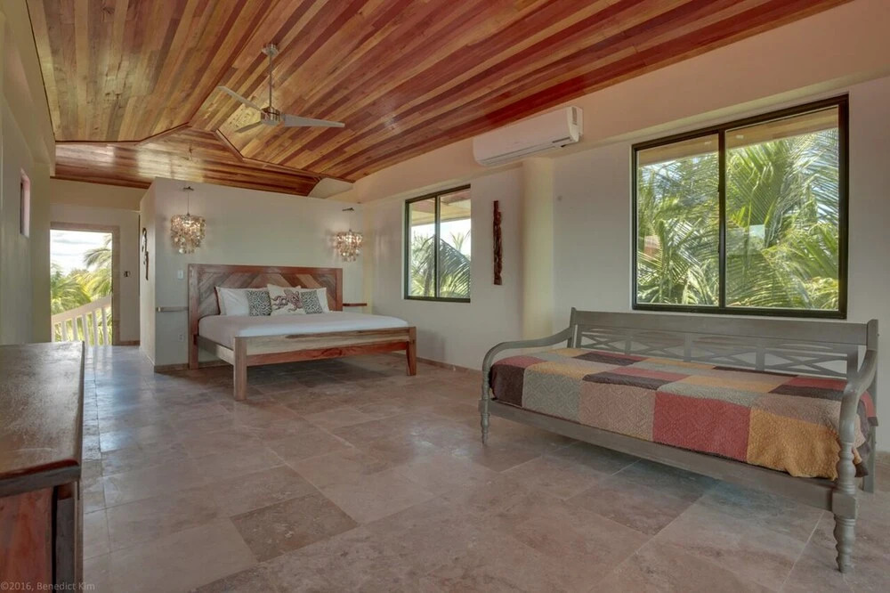 Mission Bay - Large 5 Bedroom Oceanfront w Pier and Pool