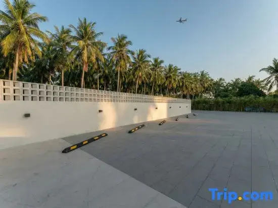 Manhui Swimming Pool Resort Hotel (Sanya Phoenix Airport)