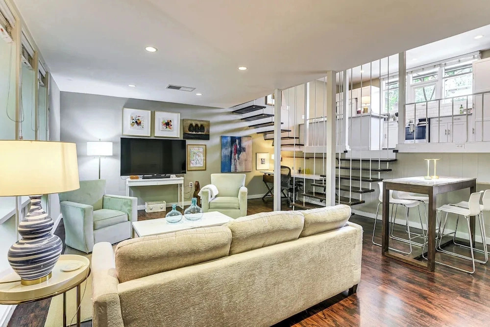 Pool Access! Sleek Condo, 2 Mi to Memorial Park