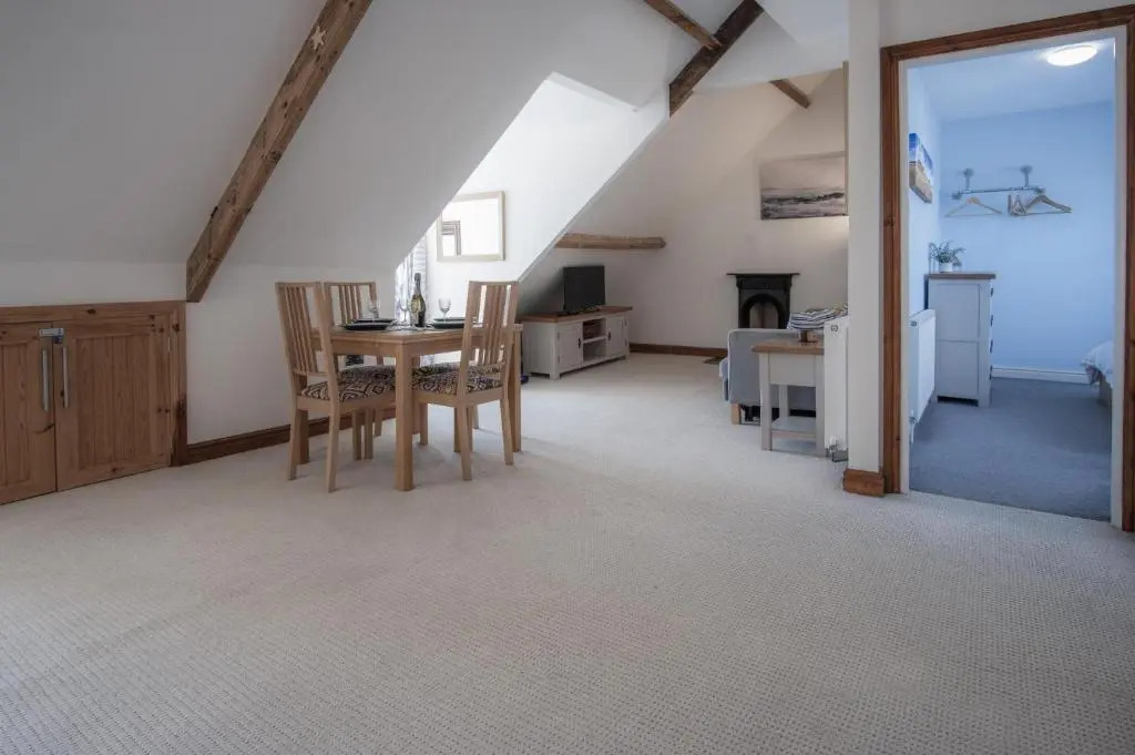 The Nest - 1 Bedroom Apartment - Tenby