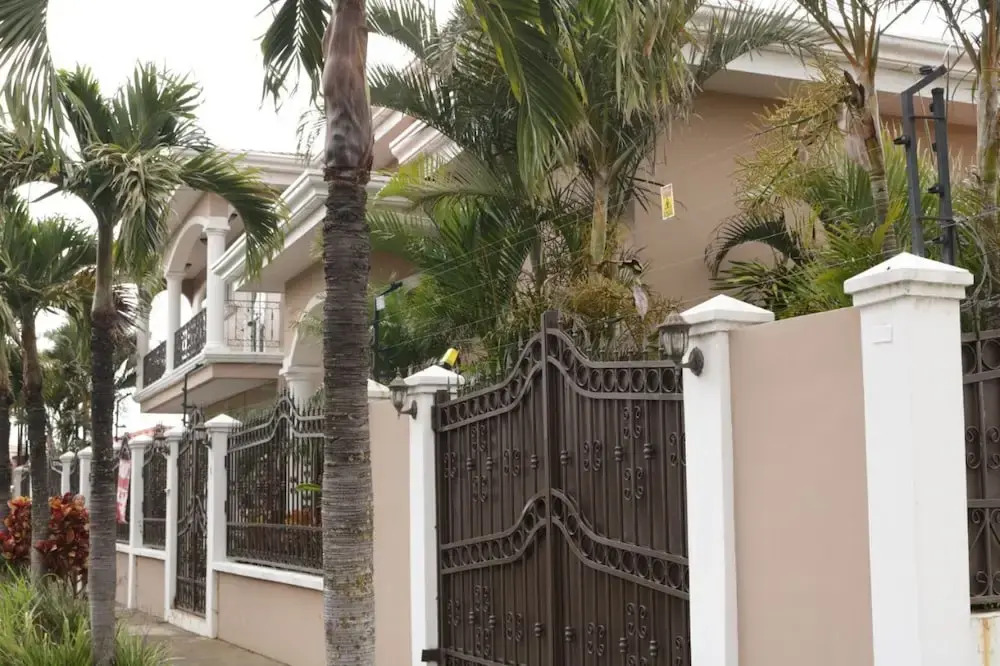 Deluxe Property in Cariari