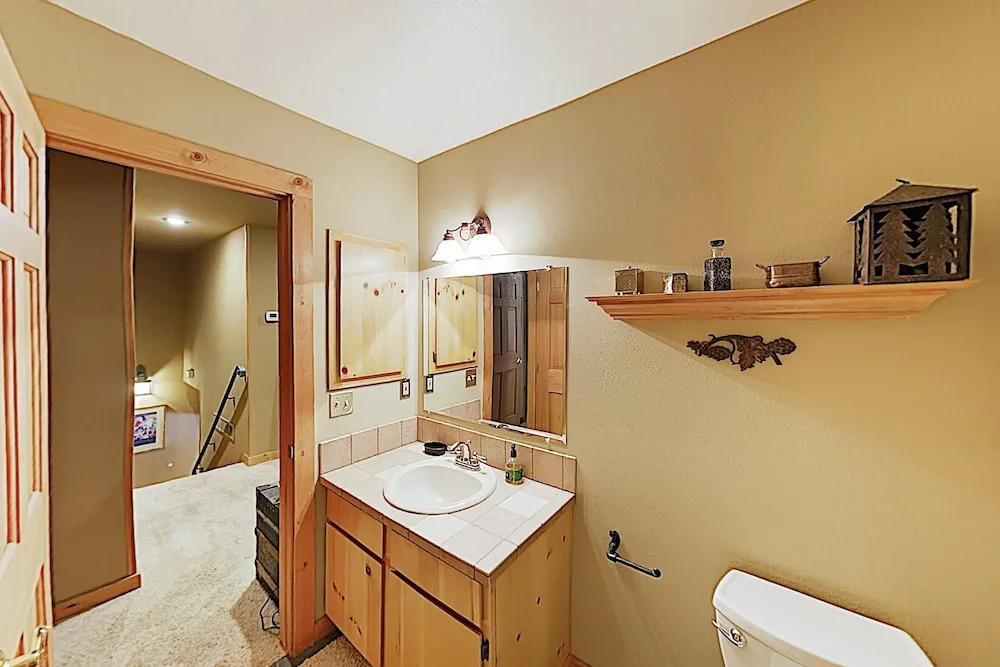 New Listing! Inviting Mountain W/ Hot Tub 4 Bedroom Home