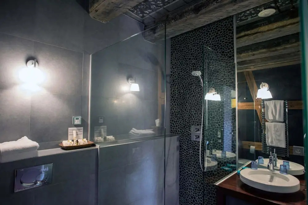 Le B. Suites, Chambres & Restaurant
