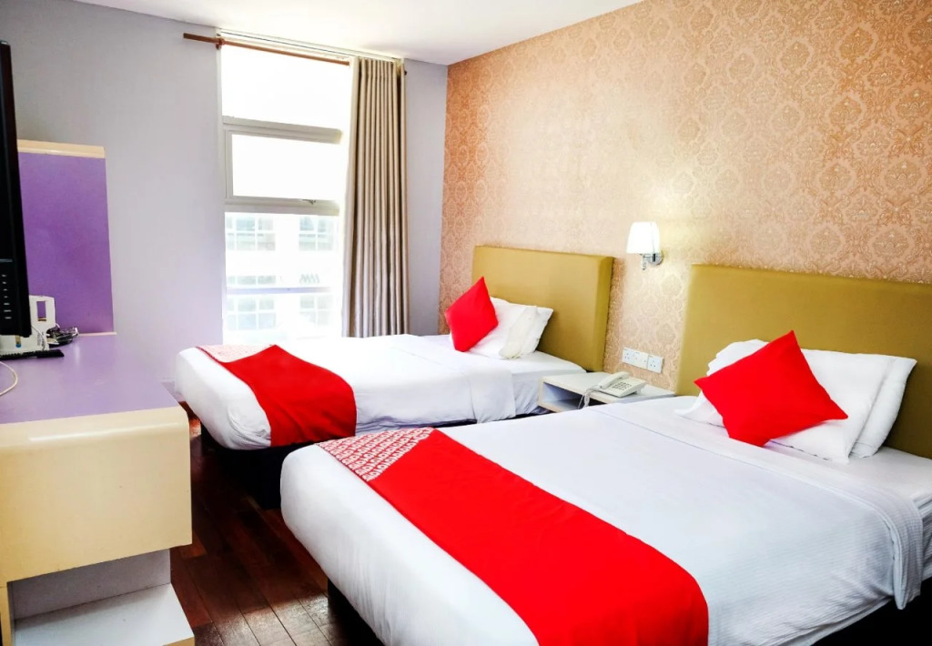 OYO 546 Grand City Hotel
