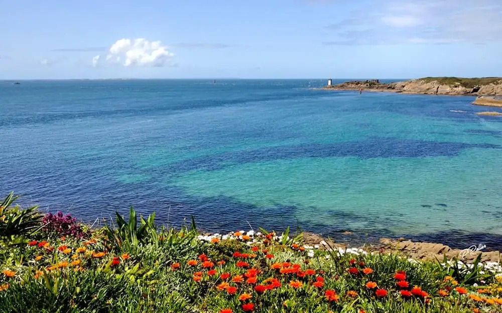 House With 3 Bedrooms in Plougonvelin, With Wonderful sea View, Private Pool, Furnished Garden - 900 m From the Beach