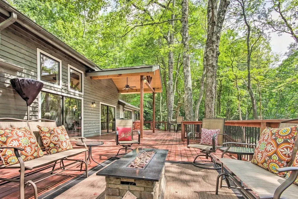 Lake Toxaway Cabin w/ Fire Pit - 1 Mi to Marina