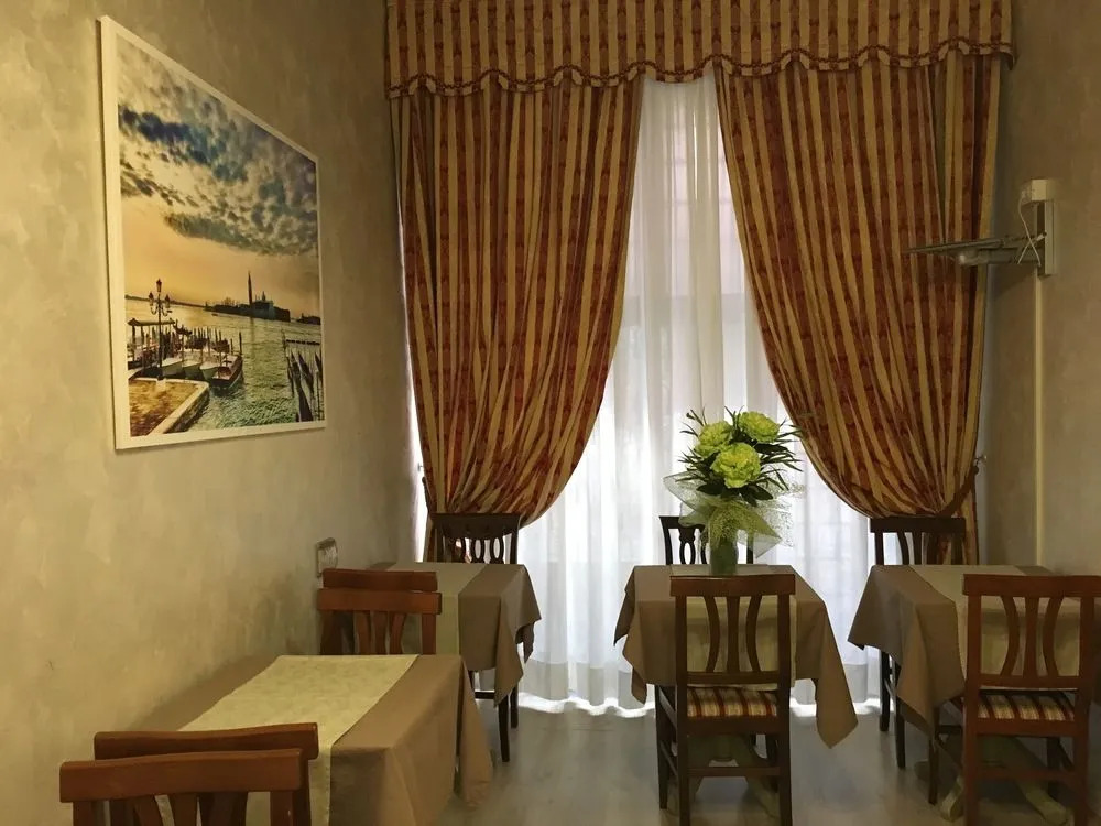 Palazzo Lion Morosini - Check in presso Locanda Ai Santi Apostoli