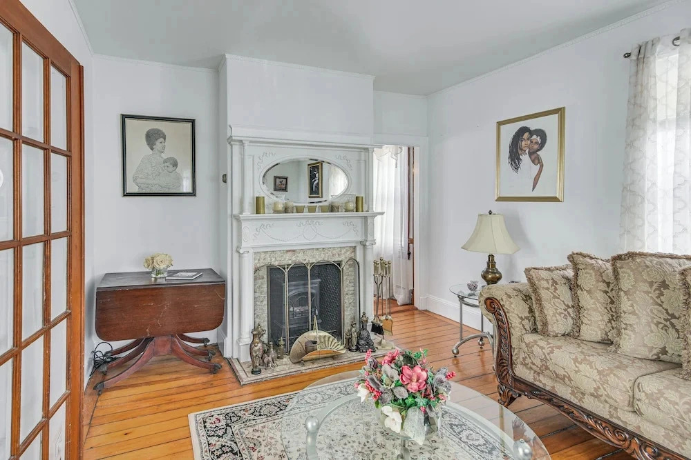 Walk to Wharf & Beaches! Newport Home w/ Patio