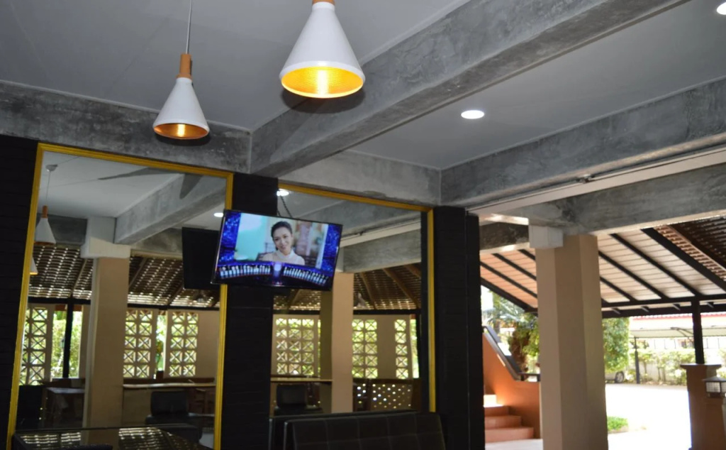B Square Hotel