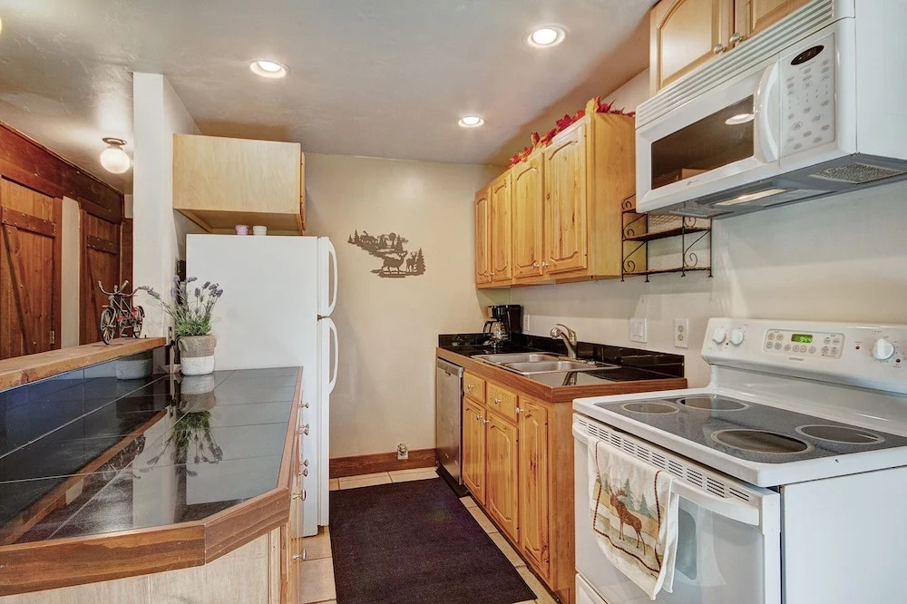 Whispering Pines - 4 Br Home