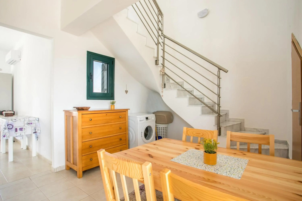 Kellys Beach House 2