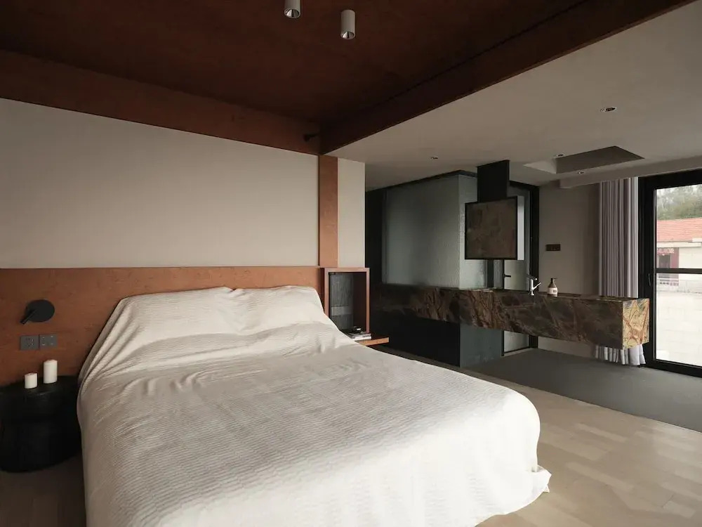 Qingdao Innland sea-view designer hot spring hotel