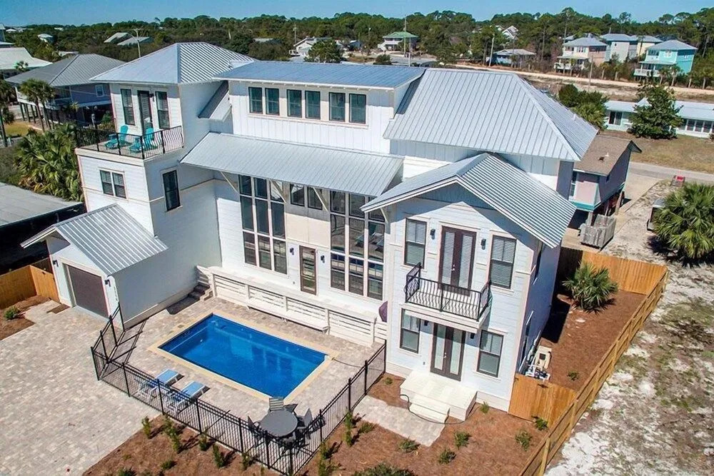 Looking Glass 5 Bedroom Holiday Home by Five Star Properties