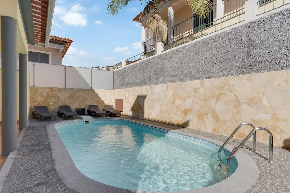 Casa Amarela With Heated Pool & Games Area