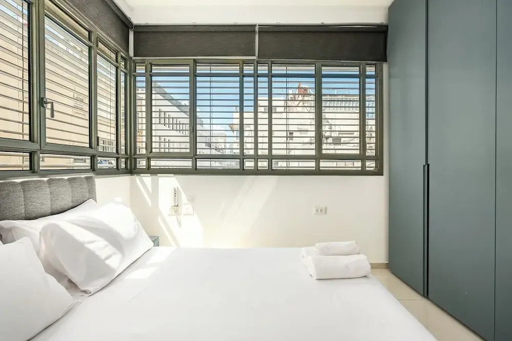 MAMAD - Shenkin Eclectic Blue Apt by Sea N' Rent