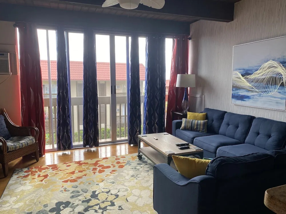 OCEAN VIEW 2 BEDROOM DOWNTOWN CONDO 2 Condo by RedAwning
