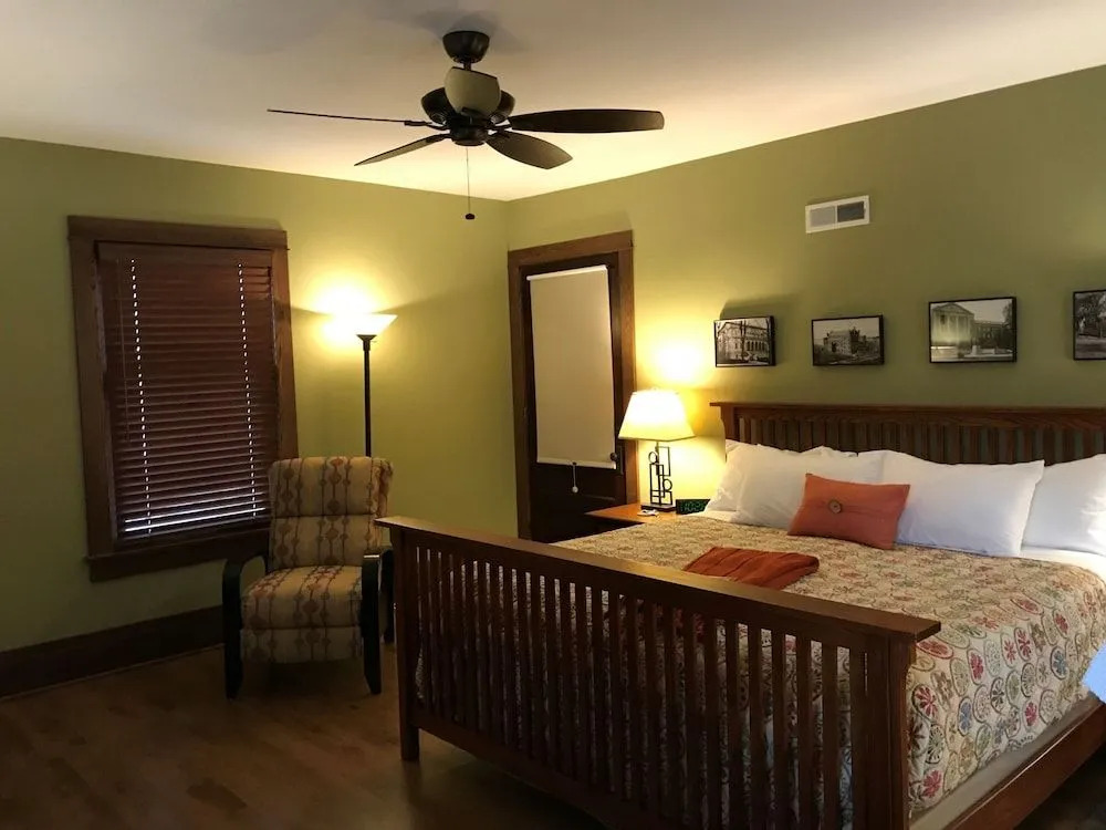 The Buckingham Inn