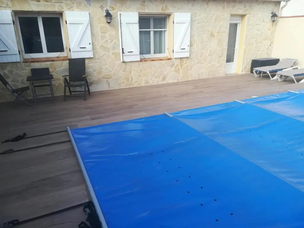 Villa de plein pied 120m2, climatisée, 3 chambres, piscine privée, la campagne aux portes de NARBONNE
