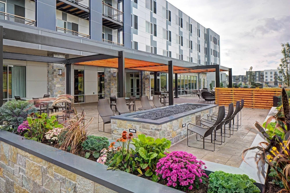 Courtyard Appleton Riverfront