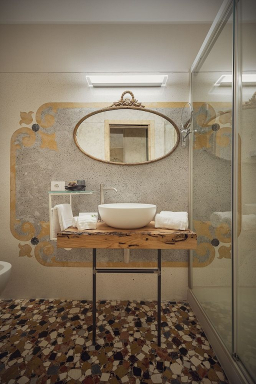 Cinqueteste Luxury Home
