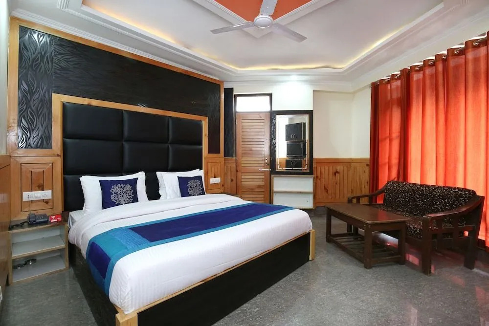 OYO 10399 Hotel Rosewood INN