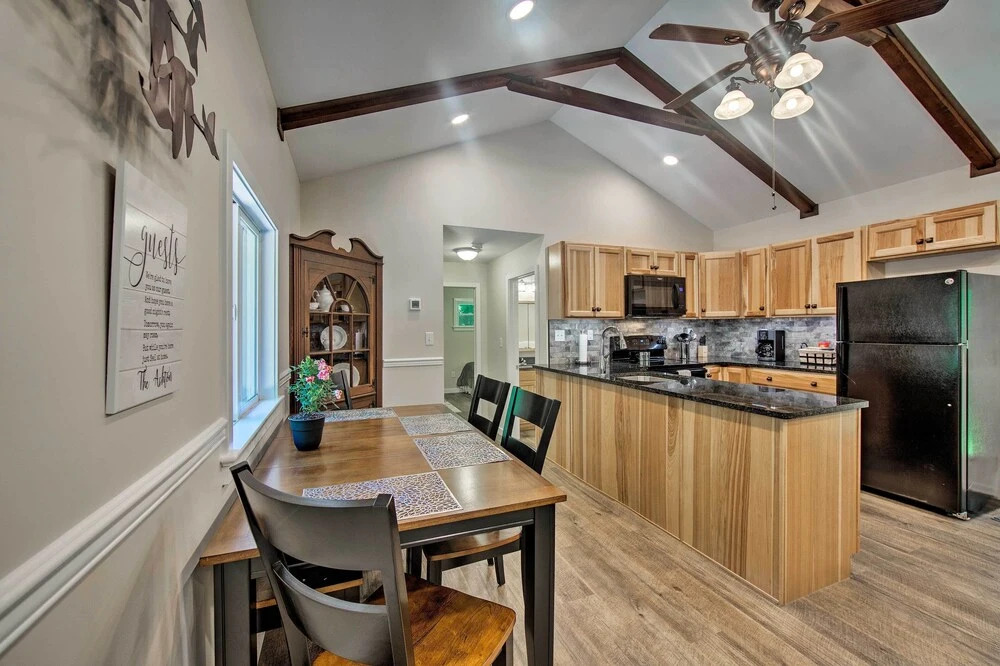 Hike, Hunt & Unwind: Cozy Cabin Near Hersheypark